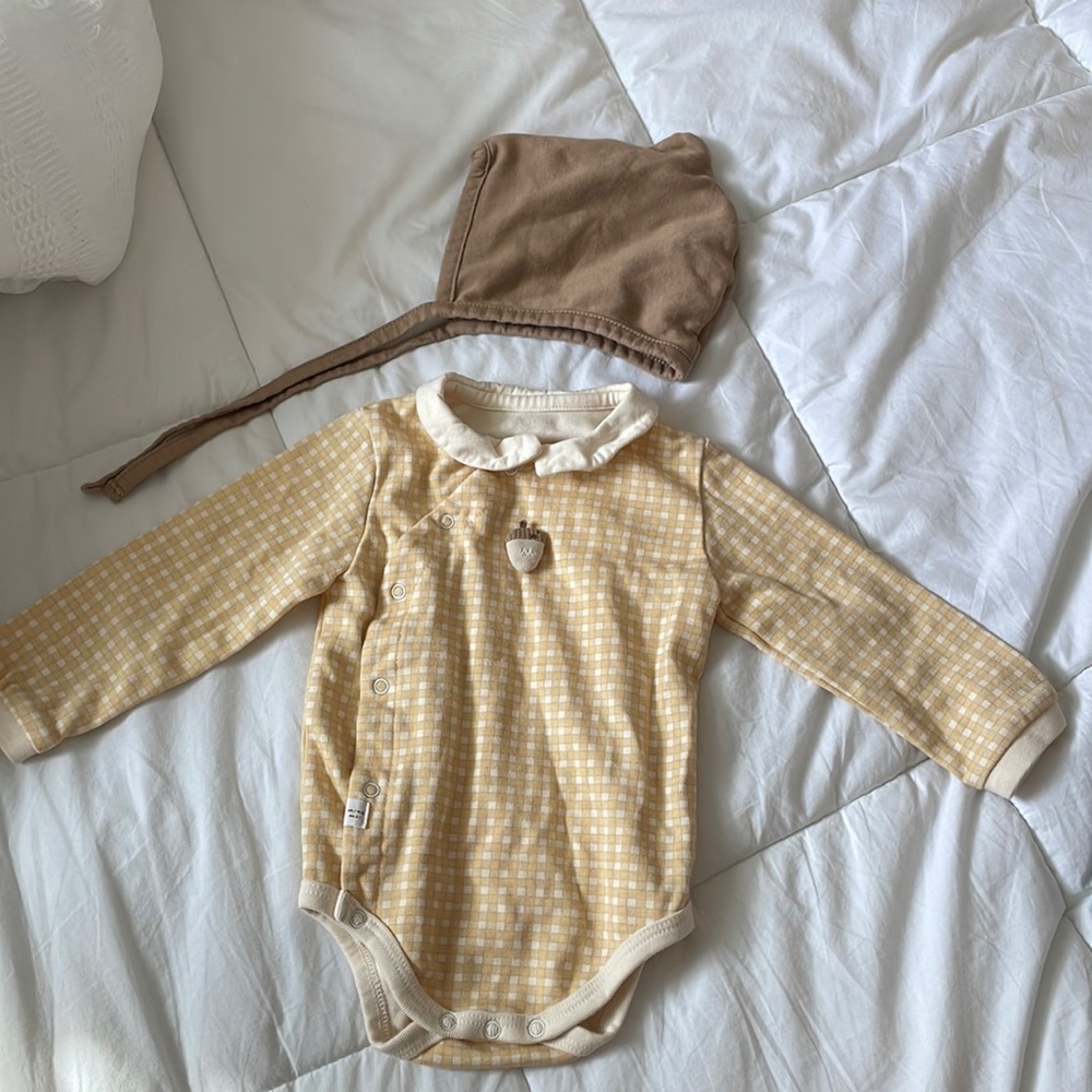 Acorn baby outfit